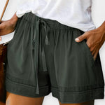 Kökény szatén short részletfotó az övről