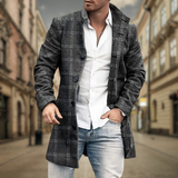 Levente elegáns hosszú kabát – stílusfotó
