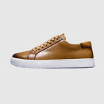 Sámuel bőr cipő – stílusfotó viseletben