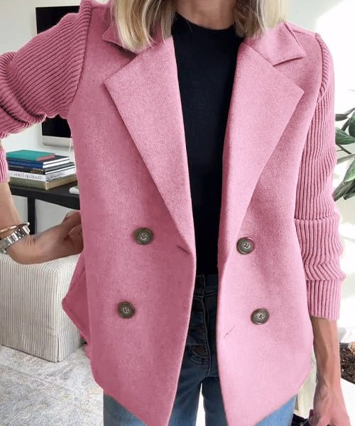 Barbi – elegáns kötött ujjú blézer, stílusfotó