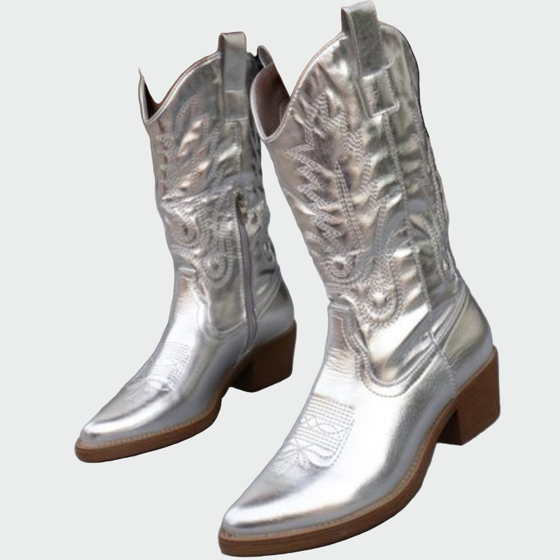 Irma metálfényű western csizma – stílusfotó